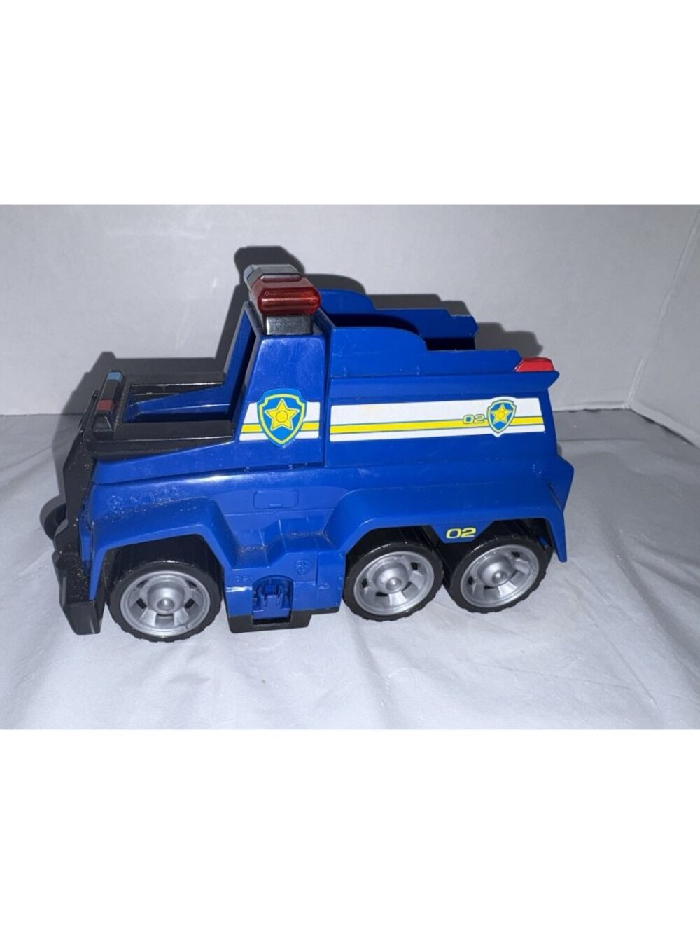 Paw Patrol Ultimate Rescue Vehicle Chase Police Cruiser with Lifting Seat